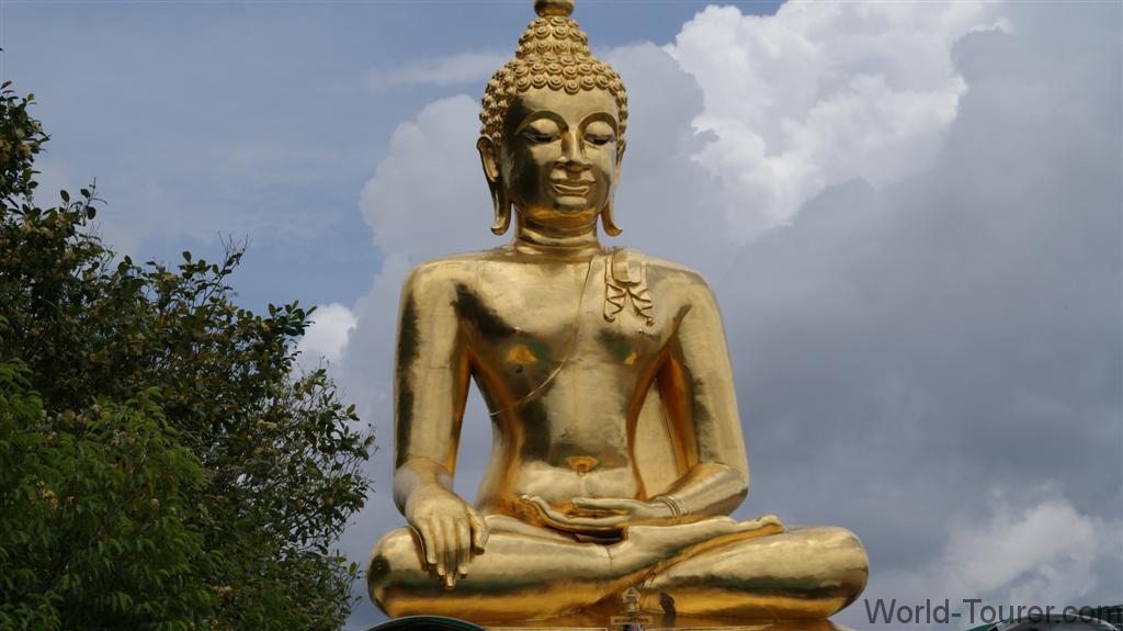 Golden Buddha at Sob Ruak