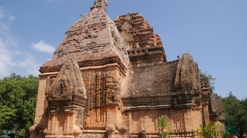 Thap Ba Ponagar Temple