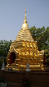 wat chiang man gold plated pagoda
